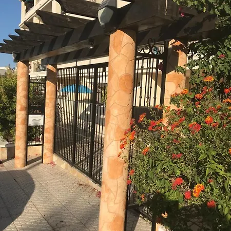 Jardin De Alba In Villamartin Orihuela